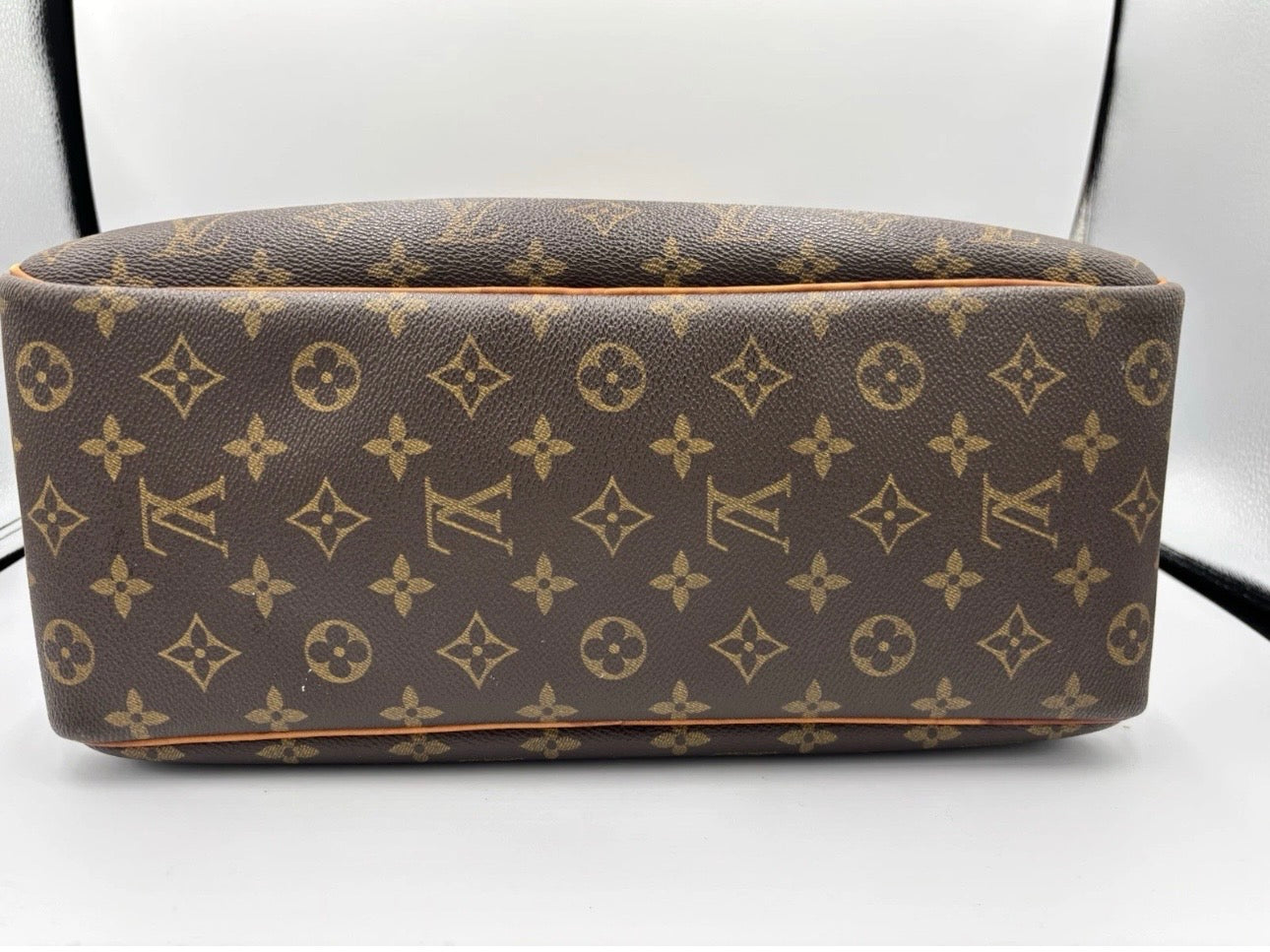 Louis Vuitton Deauville Monogram Hand Bag