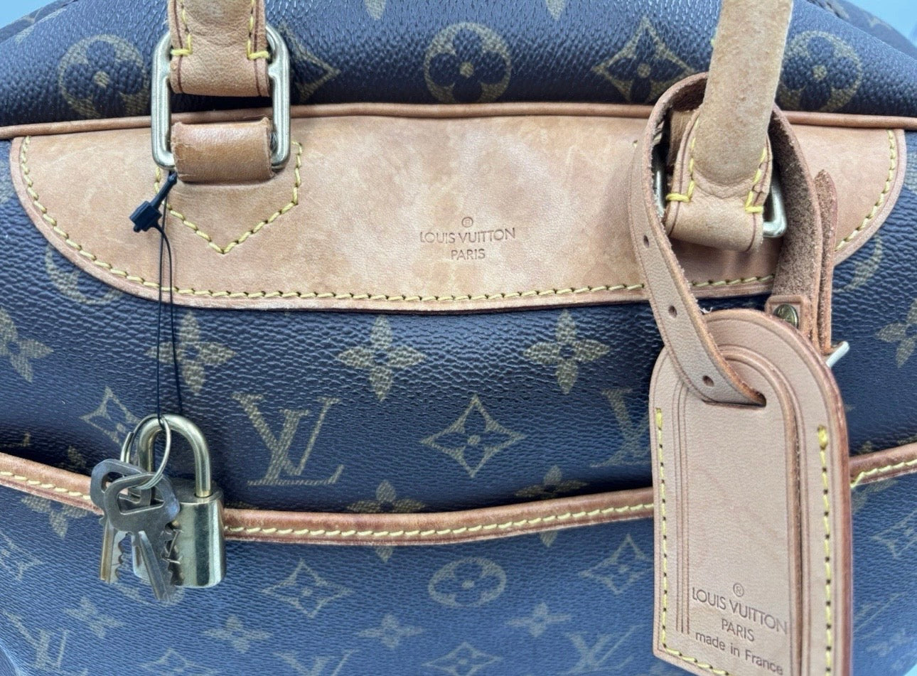 Louis Vuitton Deauville Monogram Hand Bag