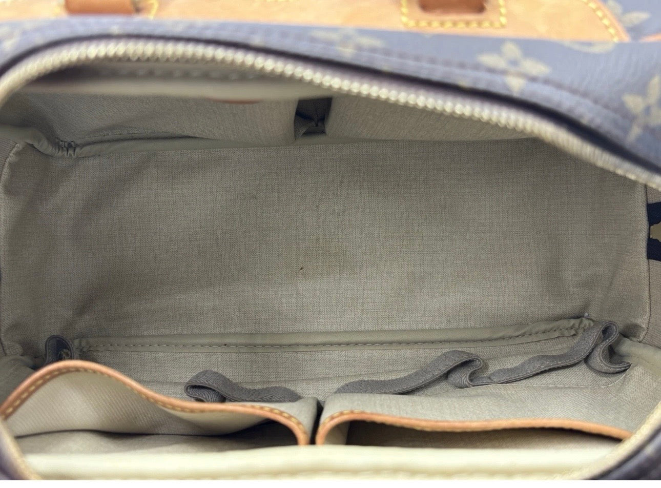 Louis Vuitton Deauville Monogram Hand Bag