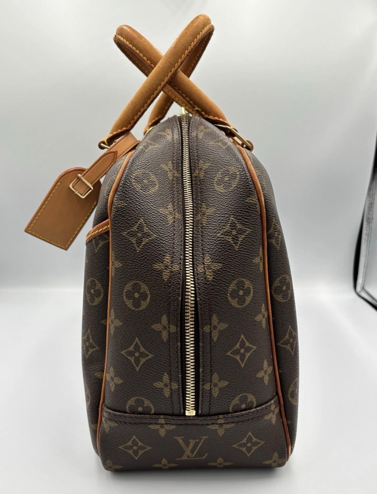 Louis Vuitton Deauville Monogram Hand Bag